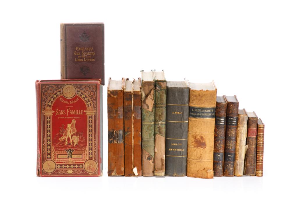 [ANTIQUARIAN] A lot of 13 volumes sold together (1 of 2)