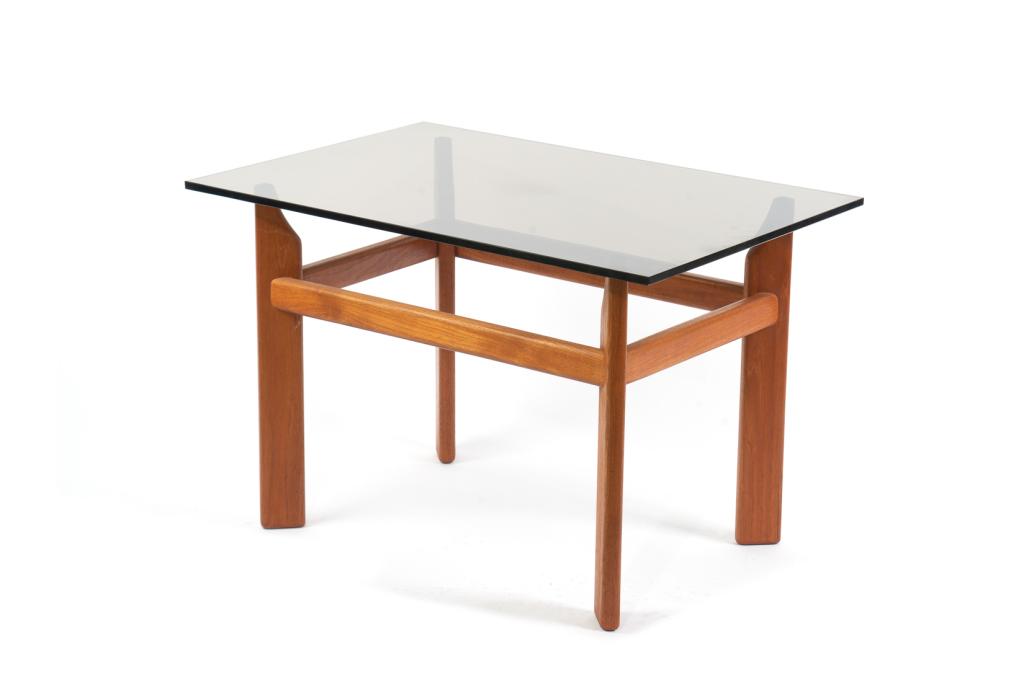 MID C TEAK AND GLASS SIDE TABLE: .