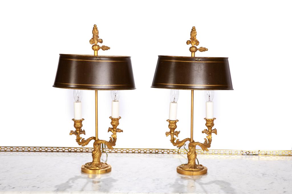 PAIR OF ORMOLU BRONZE BOULETTE LAMPS: Topped with decorative gilt finials.