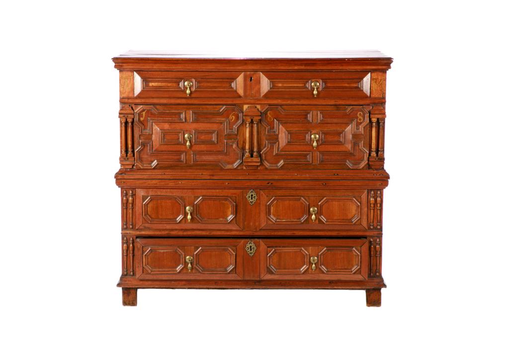FINE 17TH C ENGLISH WALNUT CHEST OF DRAWERS (1 of 6)