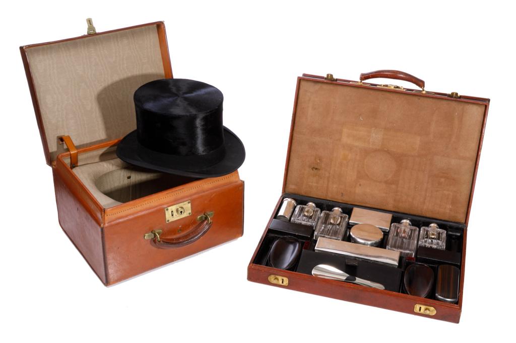 FRENCH TRAVELLING SET WITH SILVER MOUNTS (1 of 14)