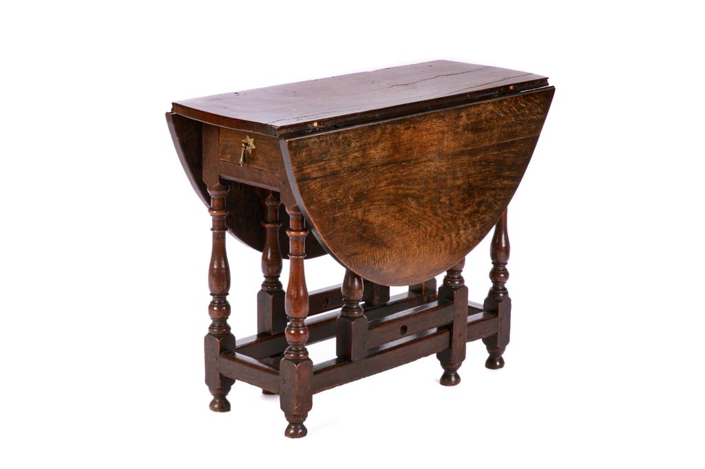 17TH C OAK DROP LEAF GATE LEG TABLE (1 of 4)