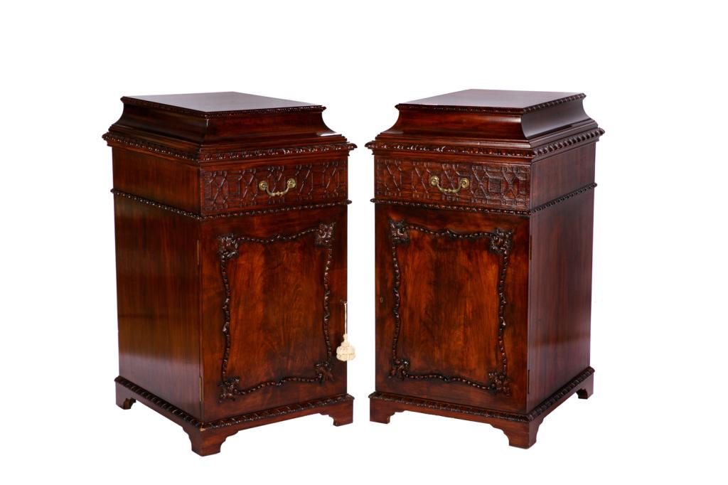 PAIR GEORGIAN STYLE MAHOGANY SIDEBOARD PEDESTALS (1 of 4)