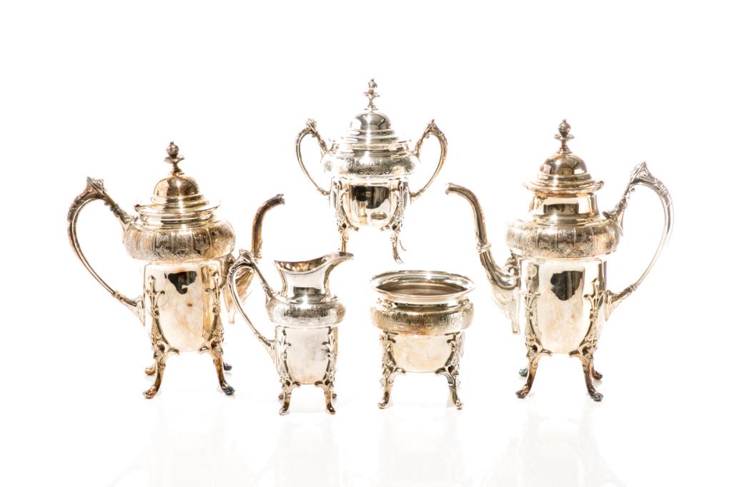 SILVERPLATE REED & BARTON TEA AND COFFEE SERVICE (1 of 2)
