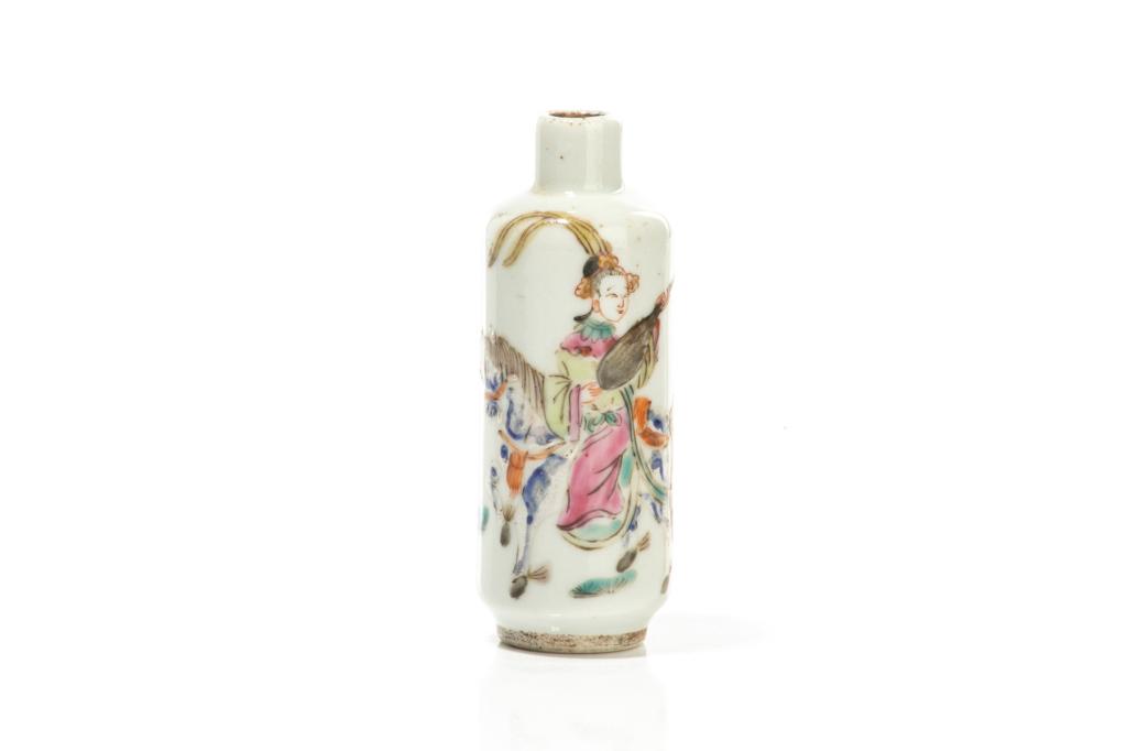CHINESE FAMILLE ROSE PORCELAIN SNUFF BOTTLE: Painted with Wang Zhaojun narrative scene to body. Late Qing dynasty, 19th C. H. 8cm (3 1/8 in.)