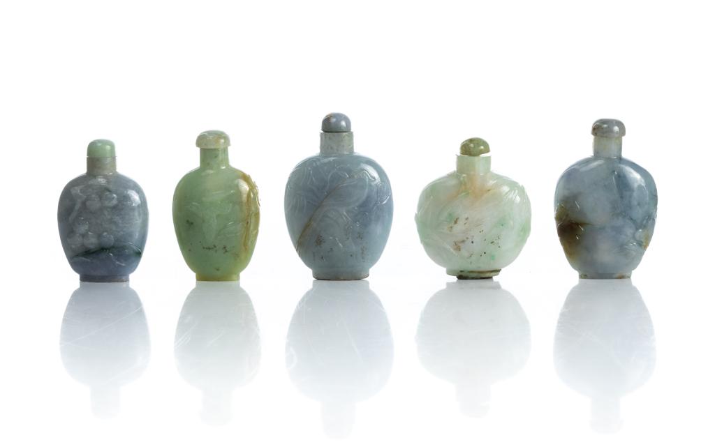 GROUP OF FIVE CHINESE JADEITE SNUFF BOTTLES: Tallest: 7.5cm (3 in.)