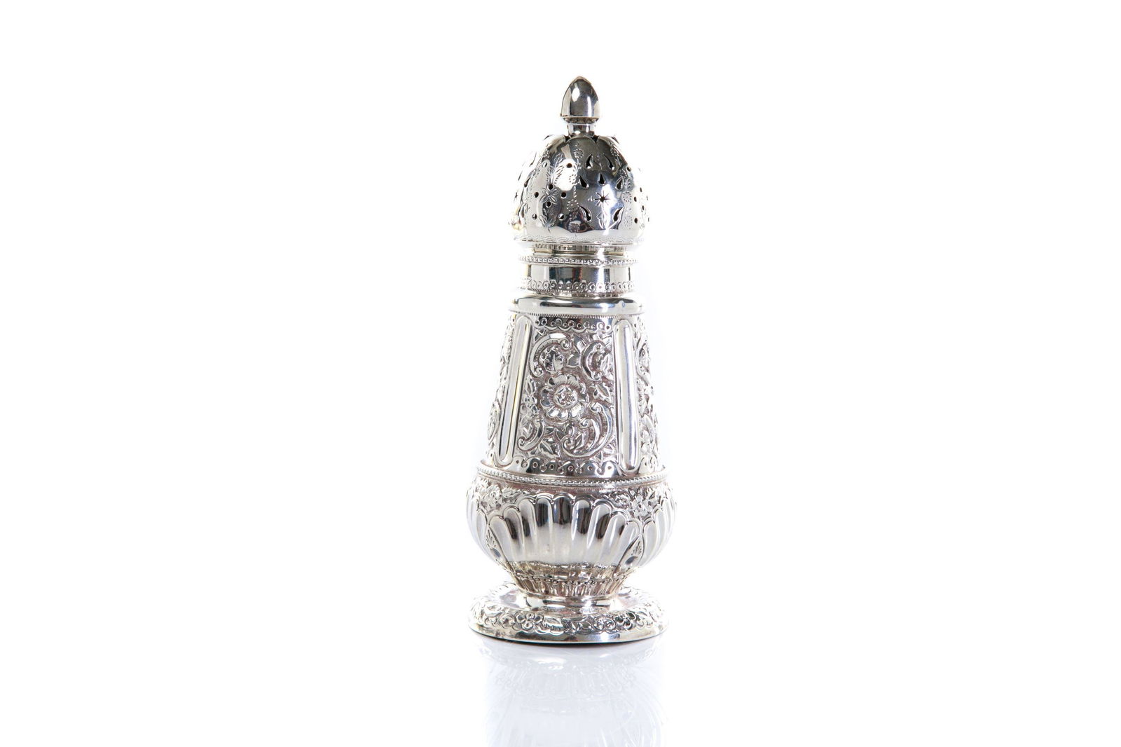 19TH C ENGLISH SILVER CASTER, 109g (1 of 2)