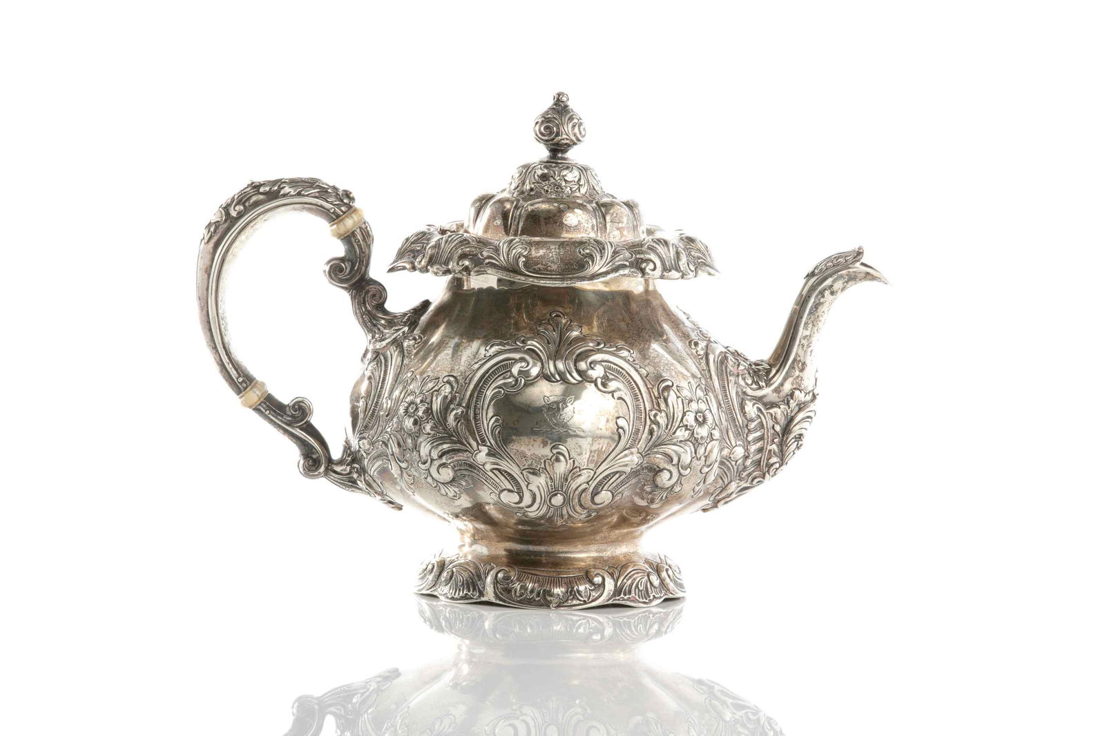 GORHAM SILVER TEAPOT, 844g (1 of 4)