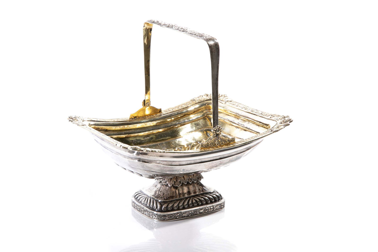19TH C RUSSIAN SILVER SWING HANDLE BASKET, 376g (1 of 5)