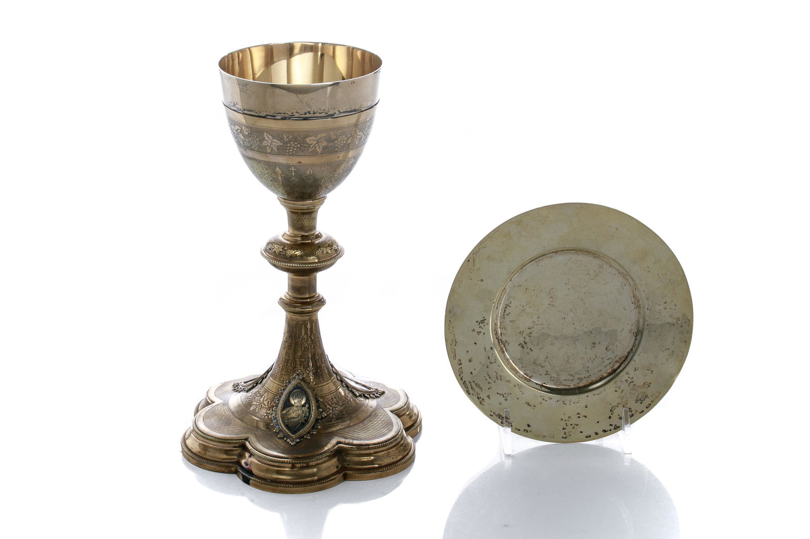 SILVER GILT CHALICE CUP & PATEN, 556g (1 of 8)