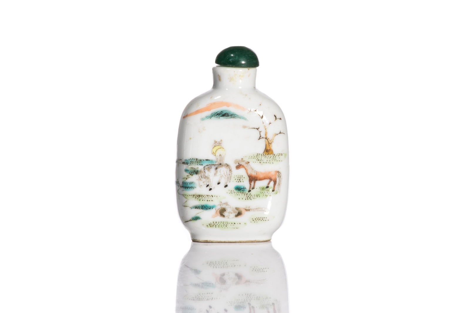 CHINESE FAMILLE ROSE PORCELAIN SNUFF BOTTLE (1 of 6)