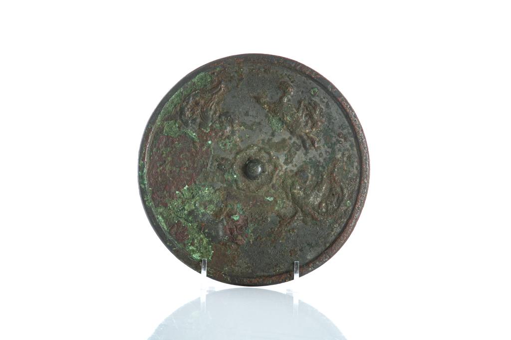 CHINESE TANG DYNASTY BRONZE HAND MIRROR (1 of 2)
