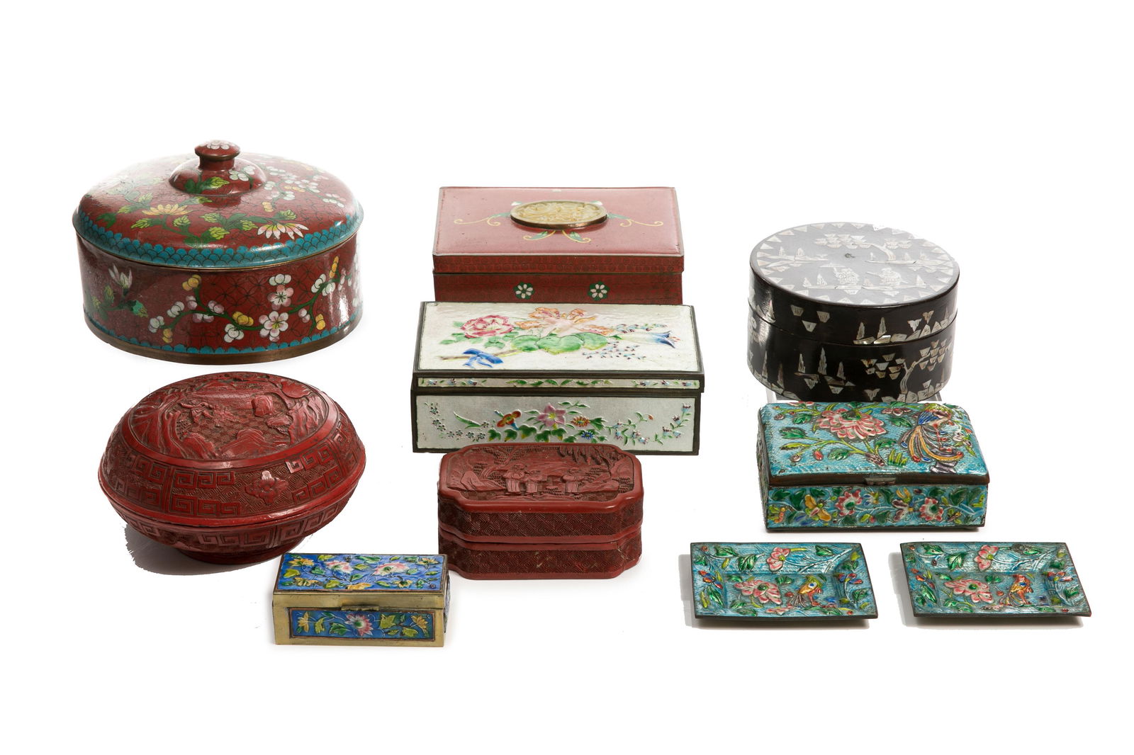 TEN RED LACQUER, CLOISONNE & ENAMELLED BOXES (1 of 2)