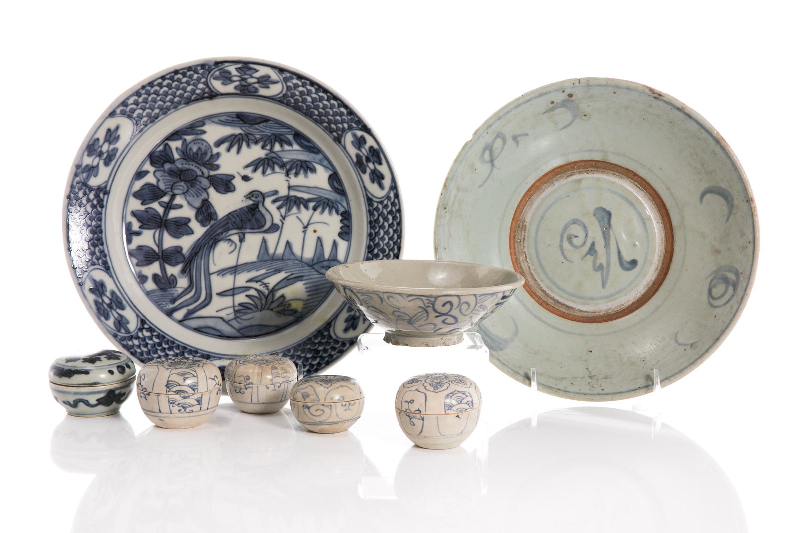 LOT OF MING BLUE & WHITE PLATES & COVERED BOXES (1 of 5)