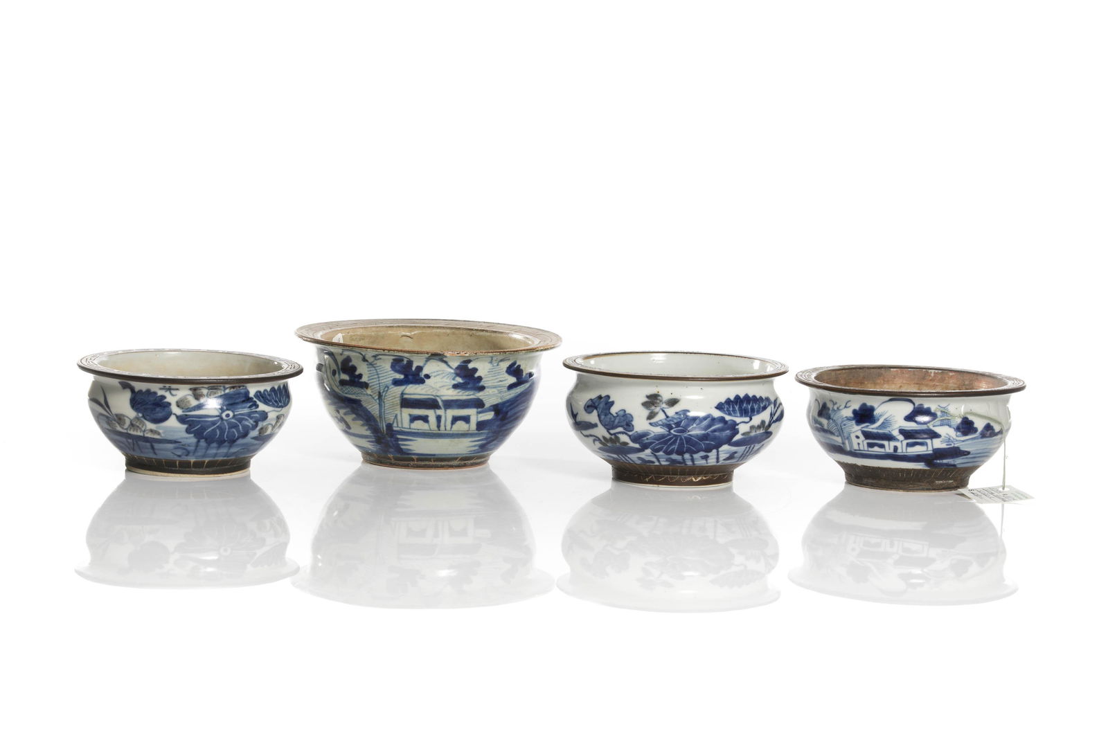 FOUR 19TH C CHINESE PORCELAIN CENSER BOWLS (1 of 8)