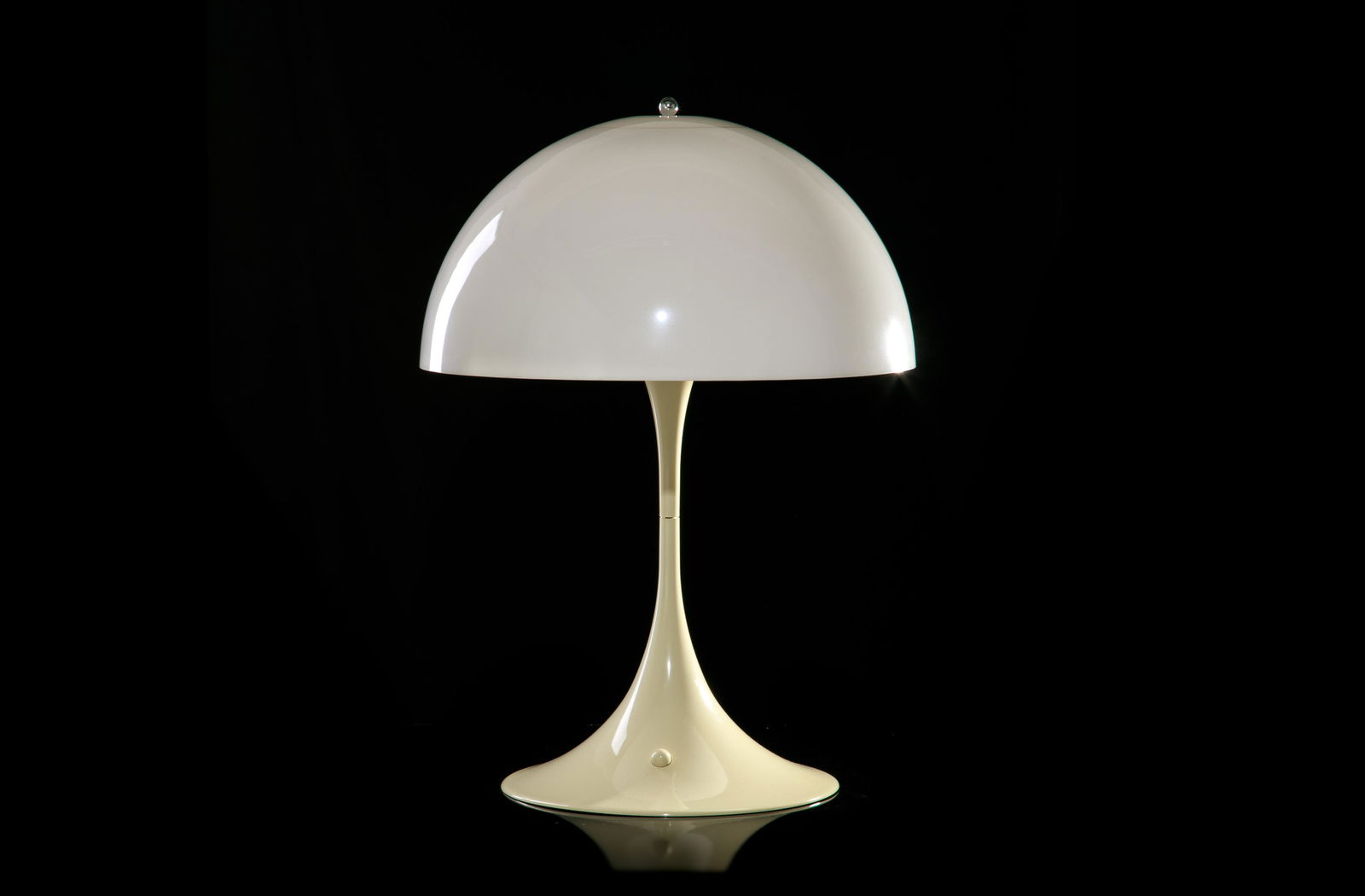 VINTAGE VERNER PANTON PANTHELLA LAMP (1 of 2)