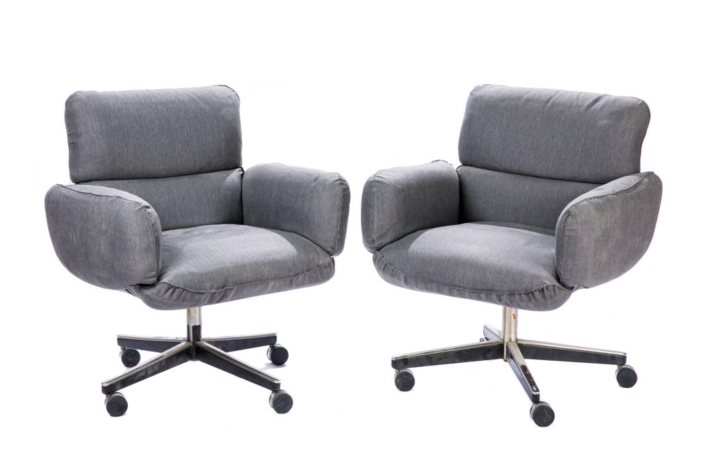 PAIR OF MCM KNOLL OFFICE CHAIRS (1 of 4)