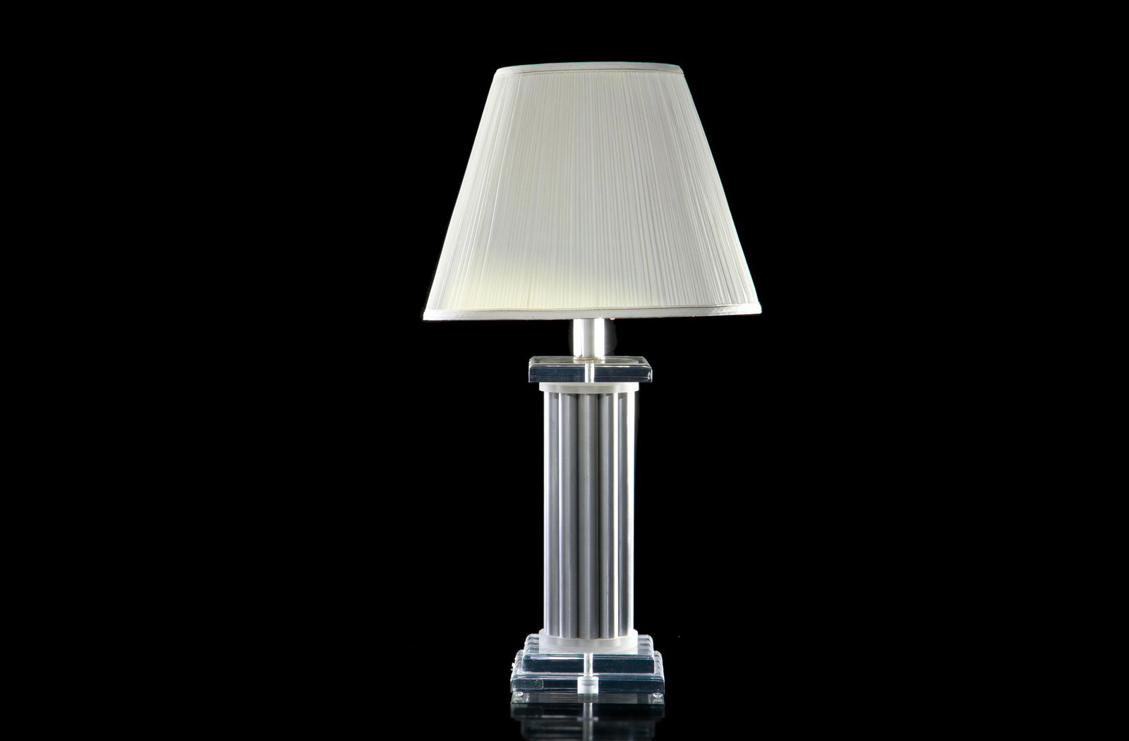 METAL & LUCITE COLUMN FORM TABLE LAMP (1 of 3)