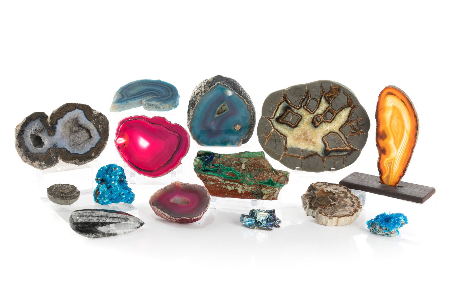 GROUP OF FOSSILS, ROCKS, MINERALS & GEODES (1 of 7)