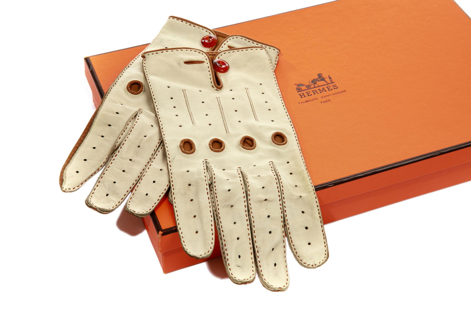 PAIR OF HERMES TAN LEATHER GLOVES (1 of 4)