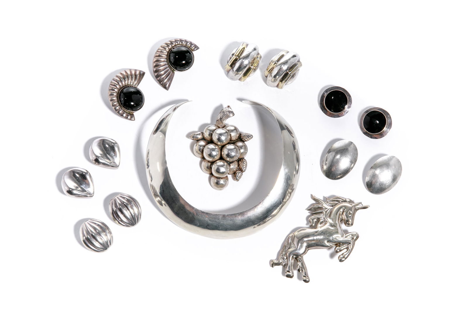 LOT OF MEXICAN SILVER JEWELLERY (1 of 2)