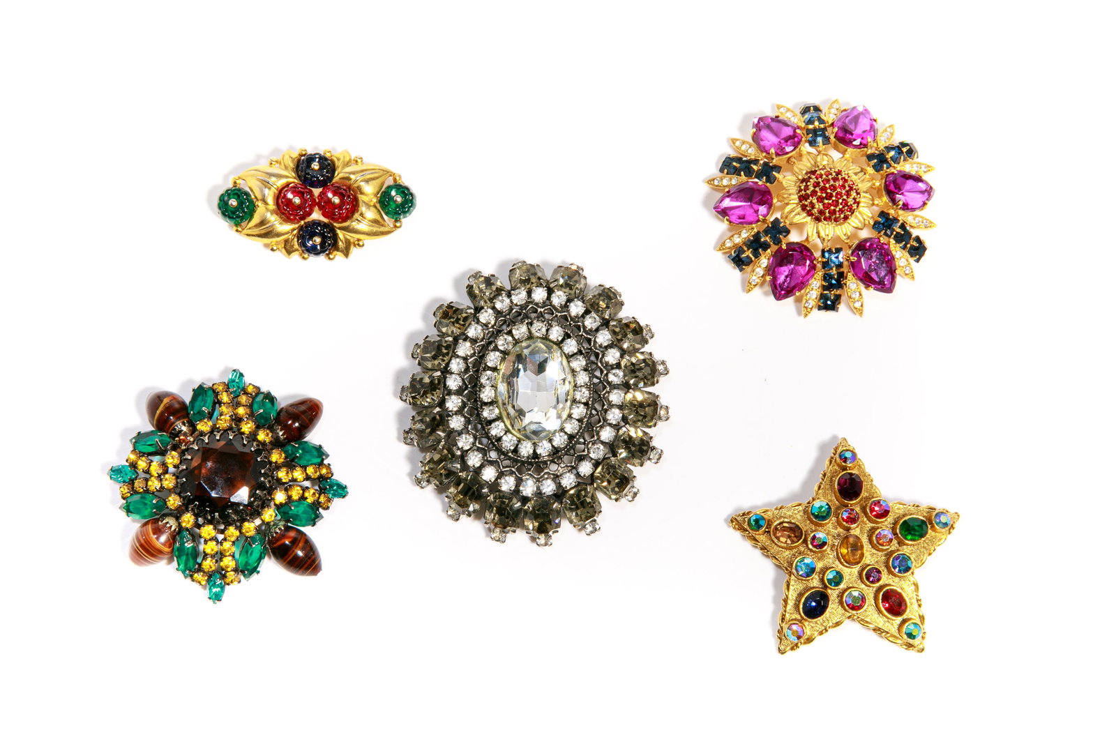 FIVE VINTAGE RHINESTONE BROOCHES (1 of 2)