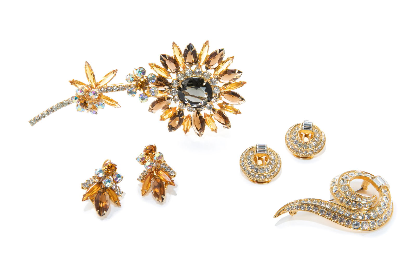VINTAGE FLORAL RHINESTONE BROOCHES WITH EARRINGS (1 of 2)