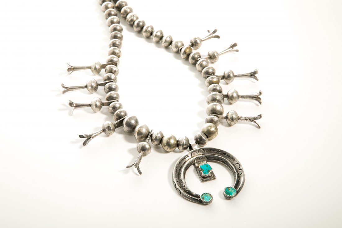 VINTAGE NAVAJO SQUASH BLOSSOM NECKLACE (1 of 3)