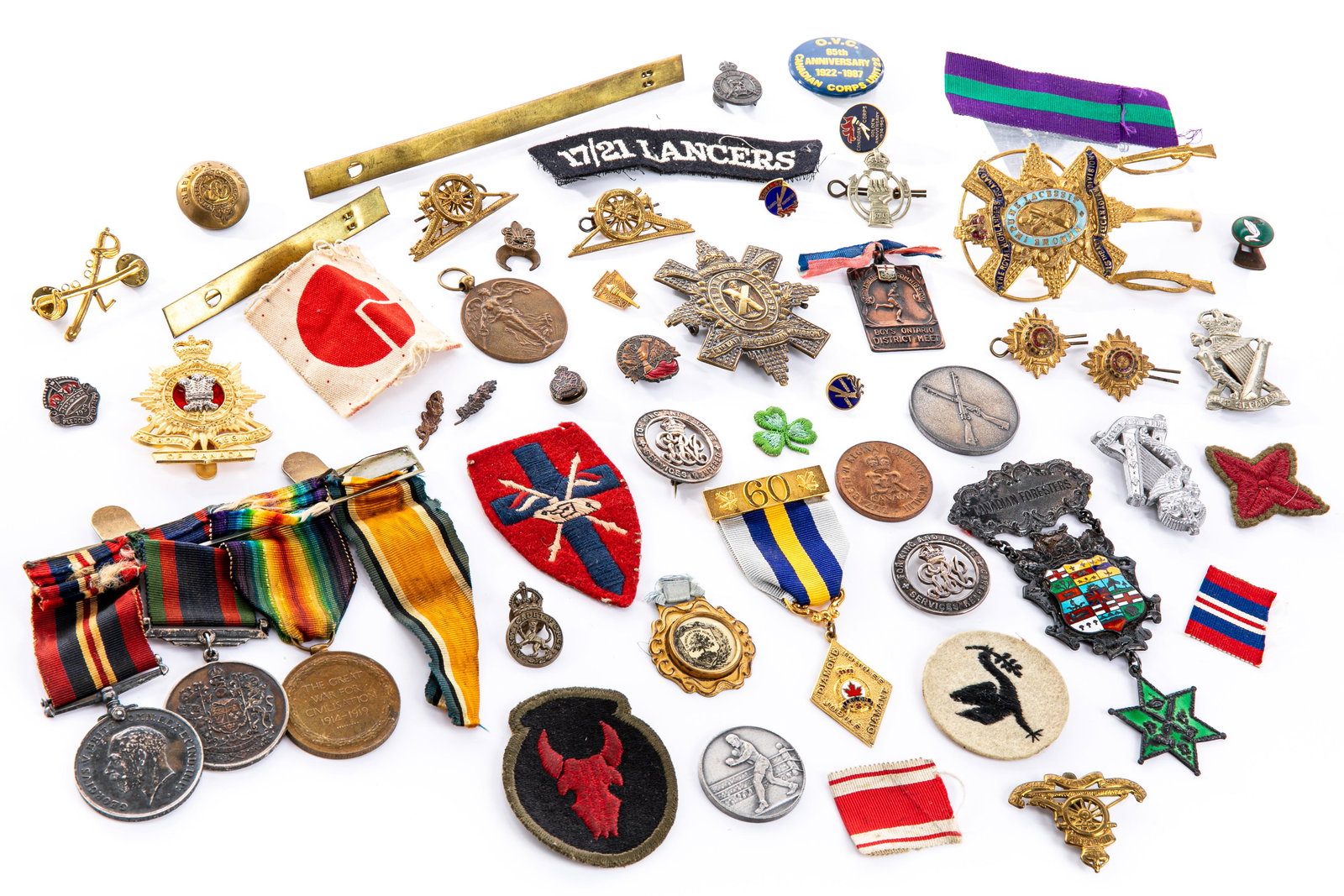 GROUP OF MEDALS AND MILITARY INSIGNIA (1 of 4)