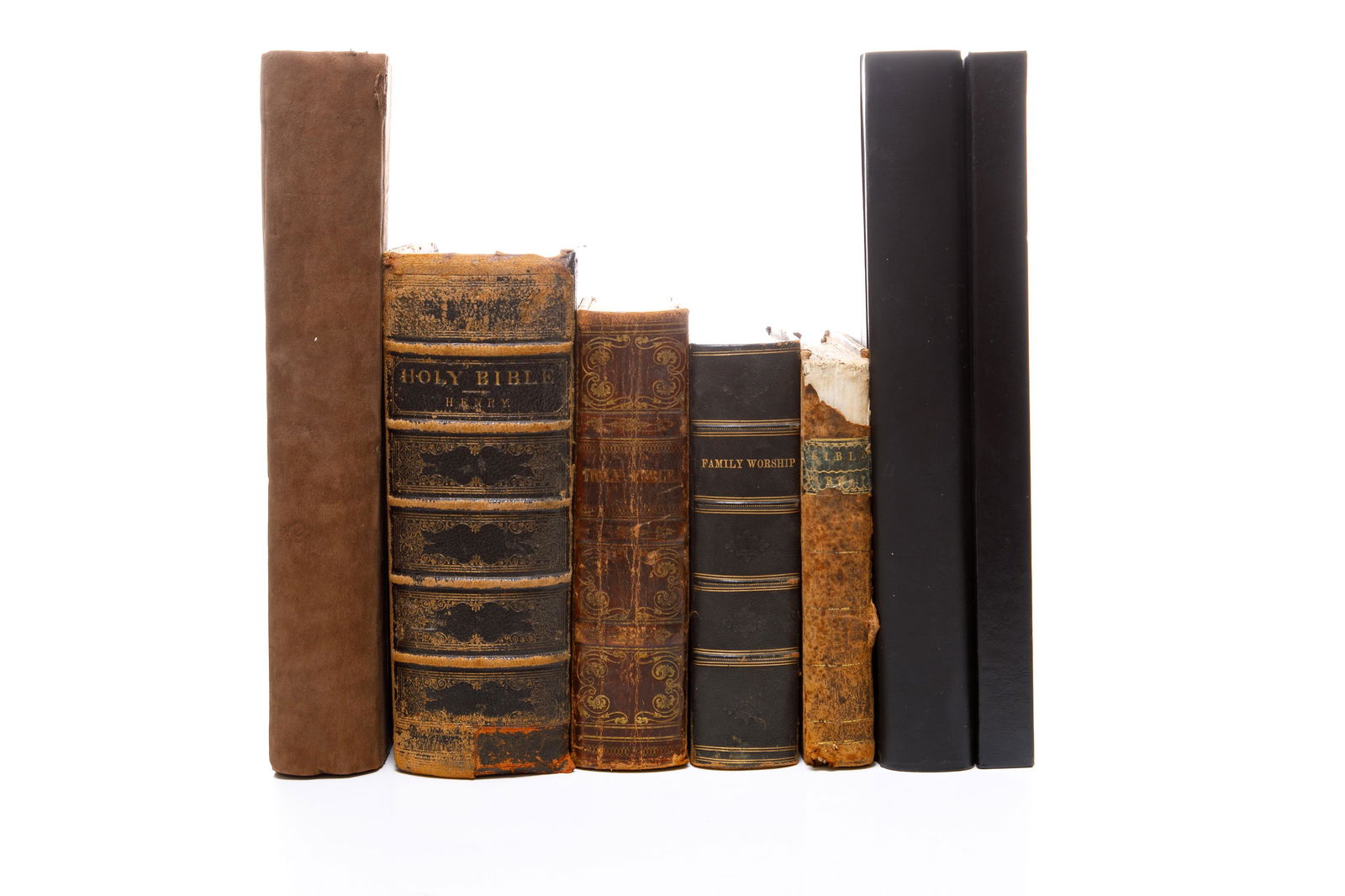 [BIBLES] A LOT OF 7 BIBLES SOLD TOGETHER (1 of 2)