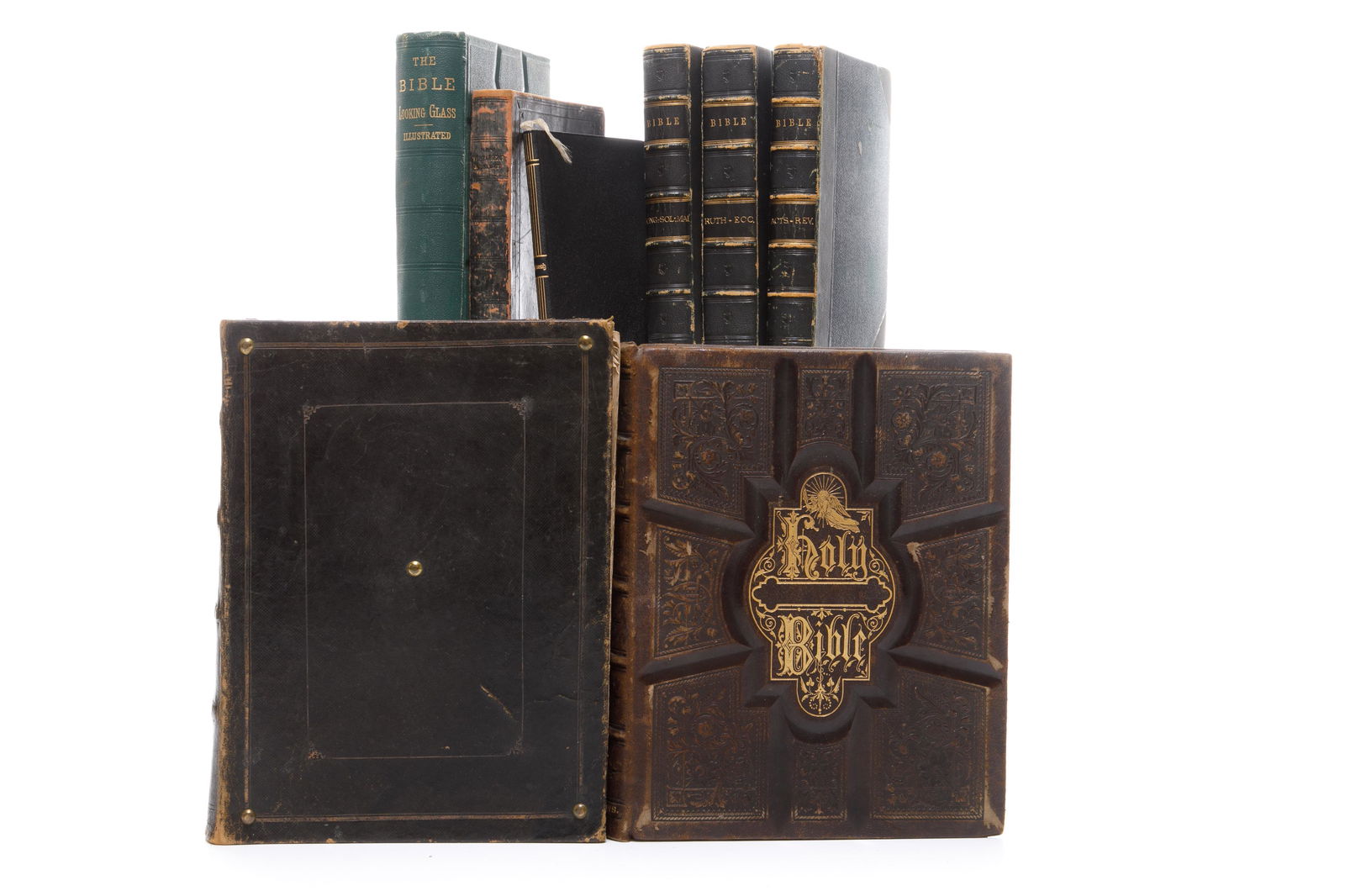 [BIBLES] A LOT OF 8 BIBLES AND HYMN BOOKS (1 of 2)
