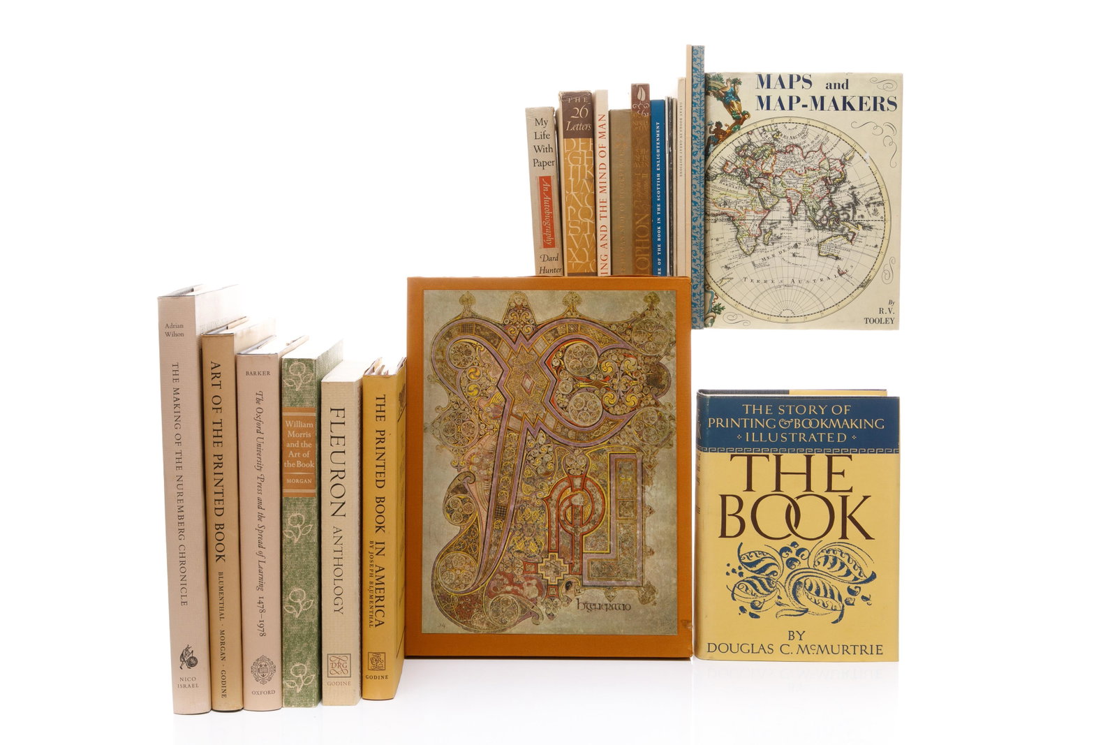 [BOOK ARTS] A LOT OF 23 VOLUMES: [BOOK ARTS] A lot of 23 volumes, including: Blumenthal, Joseph. THE PRINTED BOOK IN AMERICA. Boston: David R. Godine, 1977. 4to, full burgundy cloth. Spine gilt lettered. With dust jacket. ** Barker, 