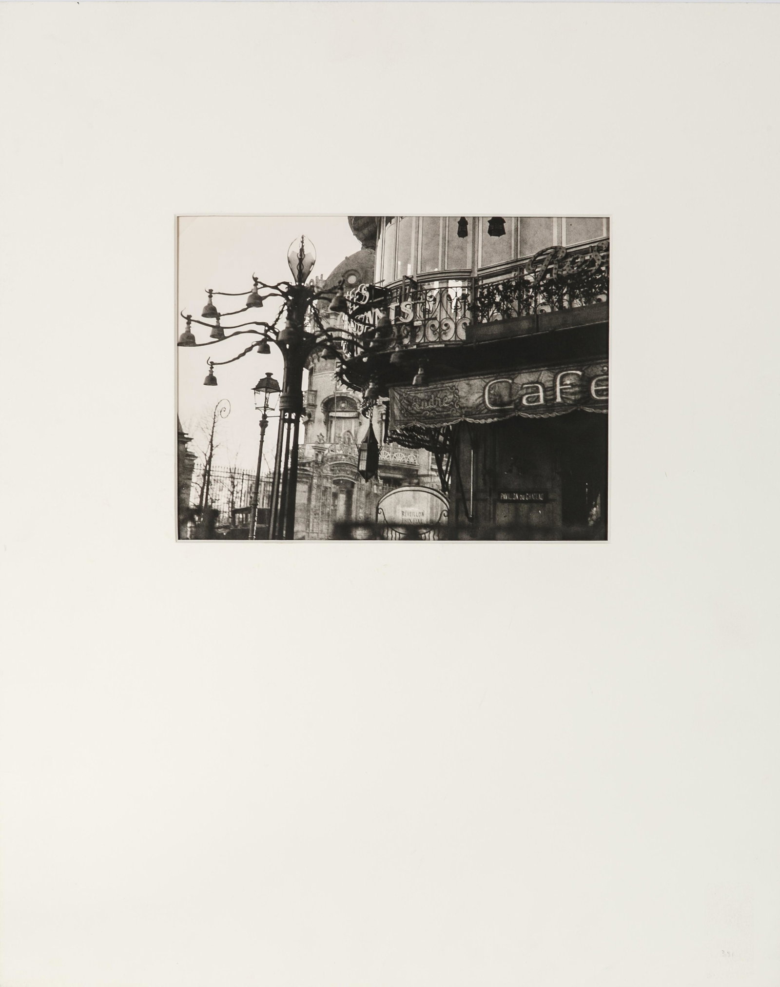 [PHOTOGRAPHY] THALEMANN, ELSE: PARISER CAFE: [PHOTOGRAPHY] THALEMANN, Else: Pariser Cafe Else Thalemann (German, 1901 - 1985) PARISER CAFEMatted gelatin silver print 16.5 x 22.3 cm ca. 1929; printed c. 1946-50 (print) Artistâ€™s typed credi