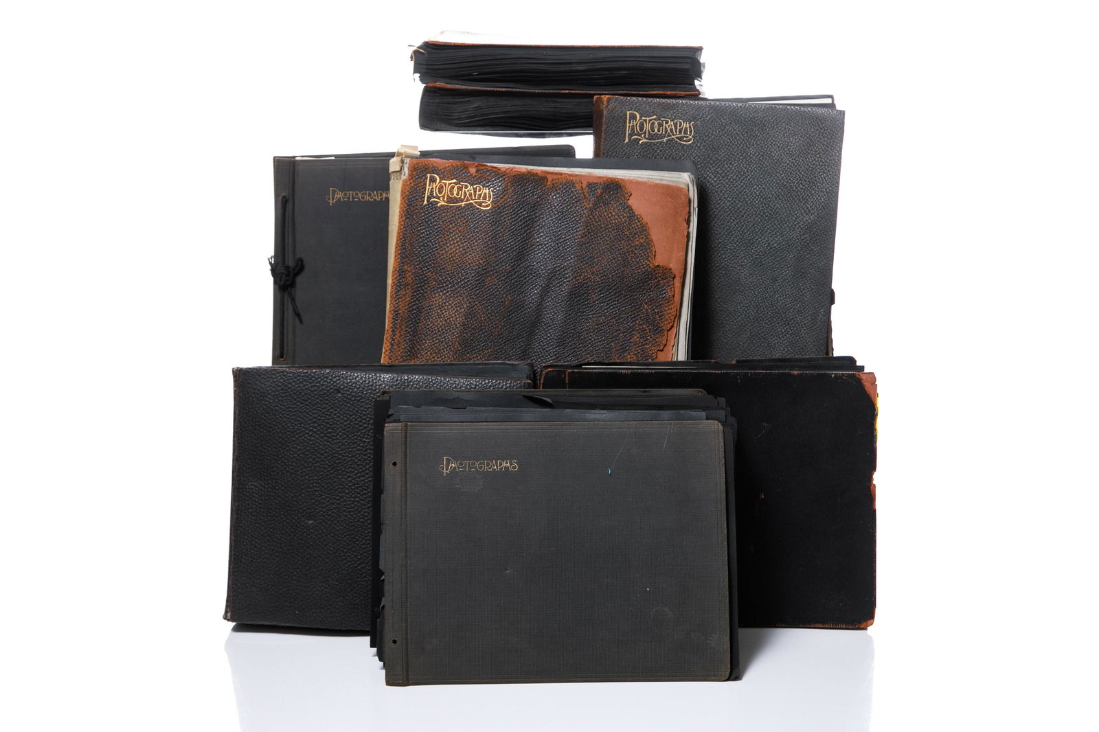 [ALBUMS] FAMILY PHOTO ALBUMS. 8 VOLUMES (1 of 3)