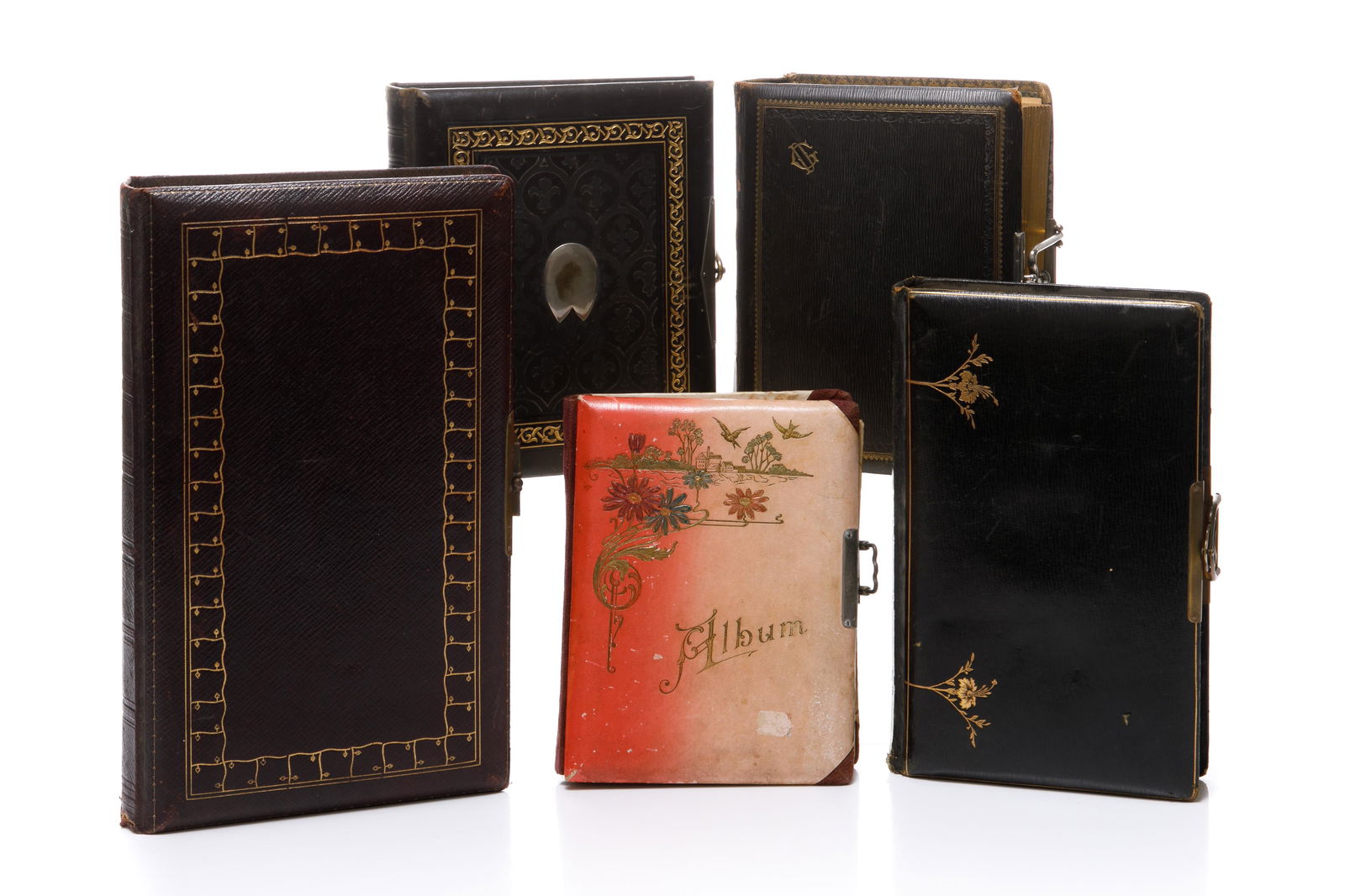 [ALBUMS] A LOT OF 5 VICTORIAN PARLOR ALBUMS (1 of 4)