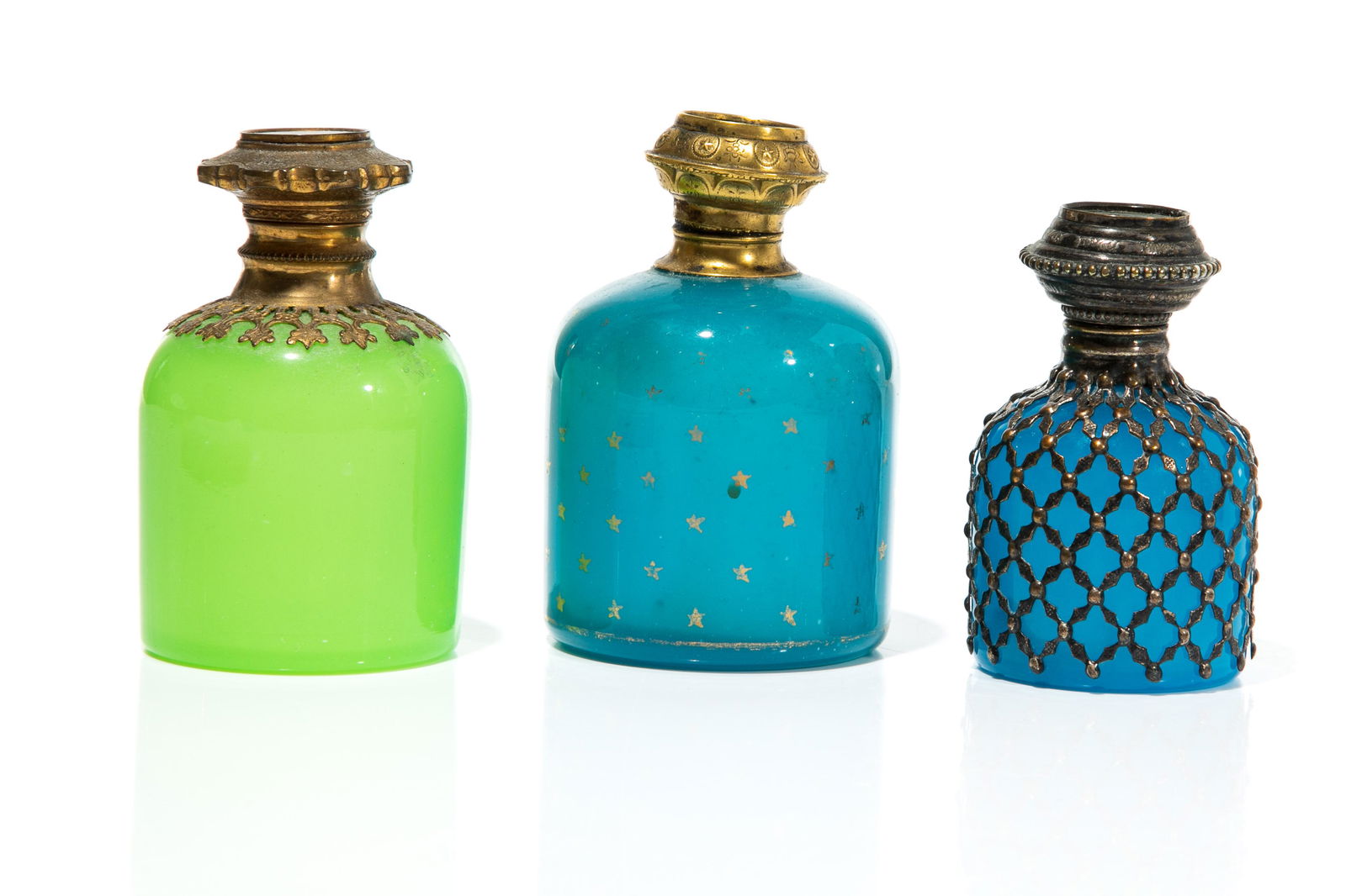 THREE VINTAGE GLASS SCENT BOTTLES (1 of 3)