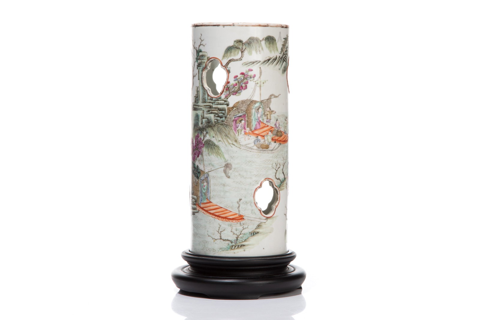 CHINESE FAMILLE ROSE PORCELAIN HAT STAND: Painted with figures depicted in daily life fishing and eating, mountainous landscape in background, four character mark to base, Tongzhi period, 19th C. H. 28.3 cm. (11 in.); Stand: 5 cm. (2 in.)