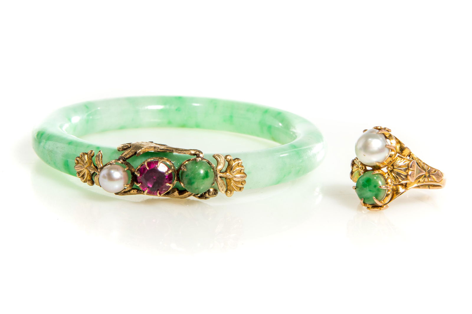 CHINESE JADEITE BANGLE & PEARL RING (1 of 5)