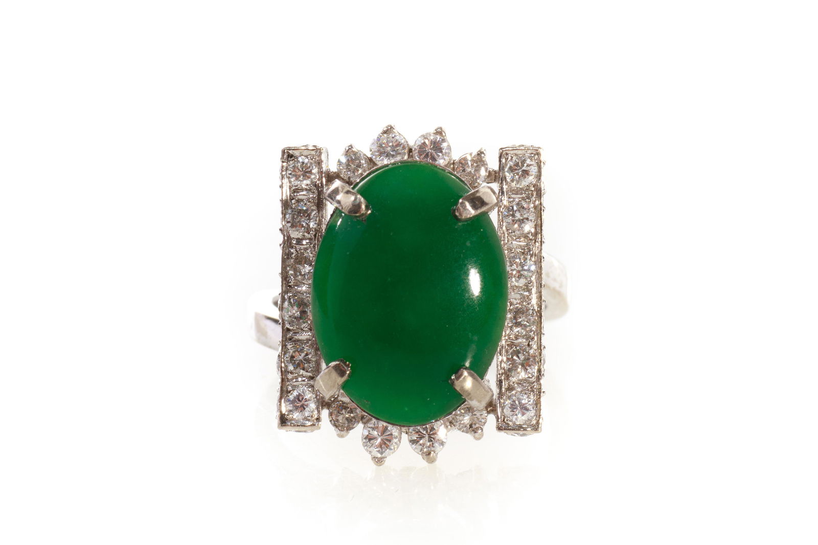 WHITE GOLD, DIAMOND & JADE COCKTAIL RING, 9g (1 of 3)