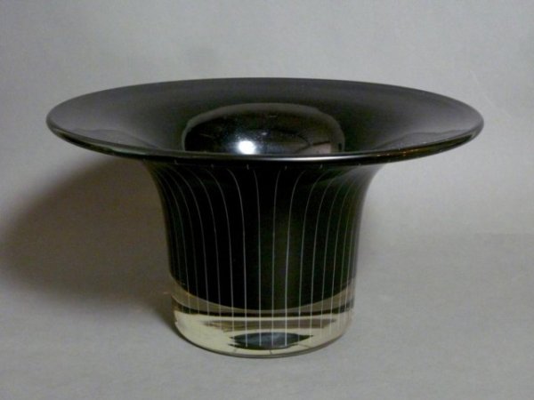 MURANO ART GLASS BOWL POSSIBLY BY TAPIO WIRKKALA: Black cylindrical Murano glass bowl with flaring mouth and incised white lines, possibly designed by Tapio Wikkala. Dia 29.3 cm. (11 1/2 in.)