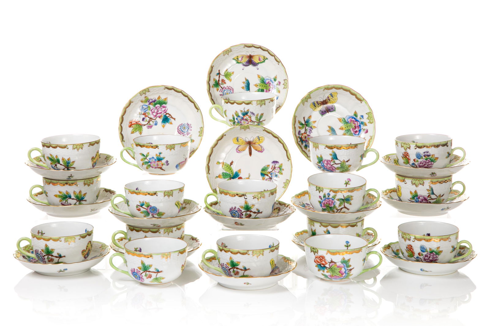 SIXTEEN HEREND QUEEN VICTORIA CUPS AND SAUCERS (1 of 2)