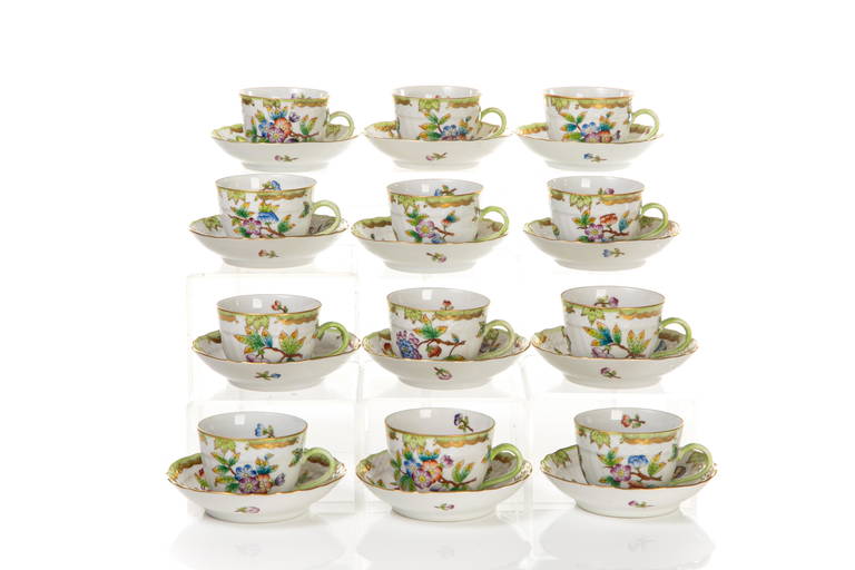 TWELVE HEREND QUEEN VICTORIA CUPS & SAUCERS Oct 26, 2021 A.H