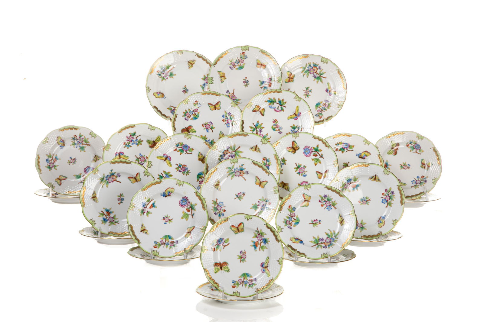 25 HEREND QUEEN VICTORIA BREAD & BUTTER PLATES (1 of 4)