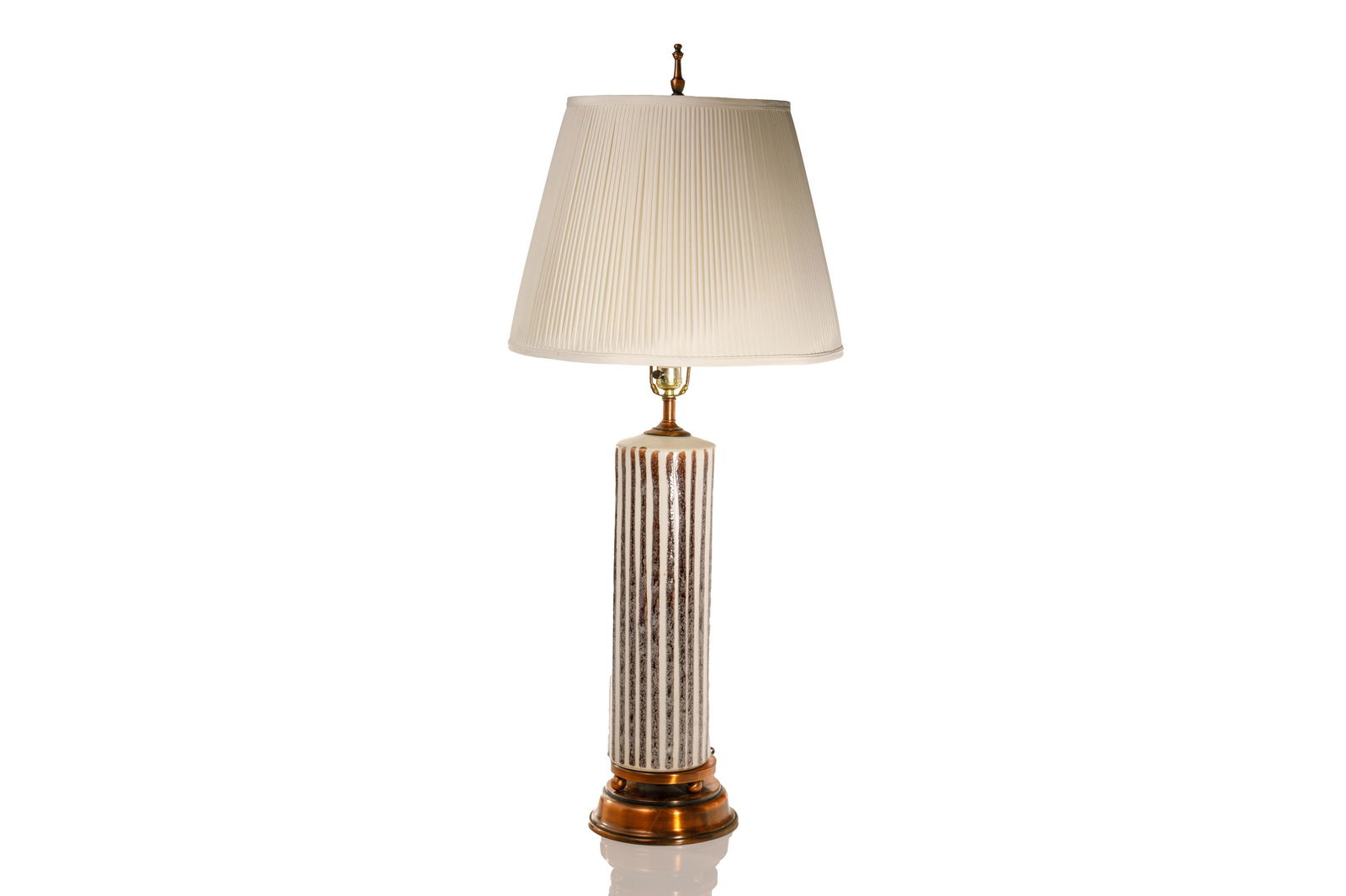 BITOSSI RAYMOR MCM ITALIAN POTTERY LAMP: Modernist design, white ground with frosted brown striated pattern and mounted copper tone brushed metal base. H. of base 51 cm (20 in) H. to finial 103 cm (40 1/2 in)