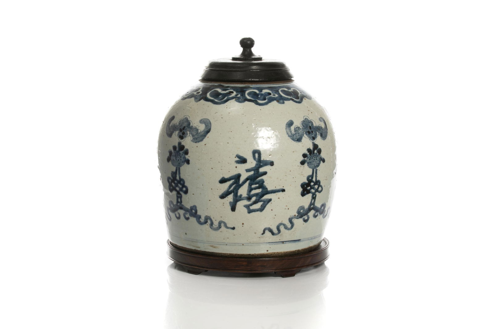 EARLY CHINESE BLUE & WHITE JAR WITH BAT MOTIF (1 of 4)