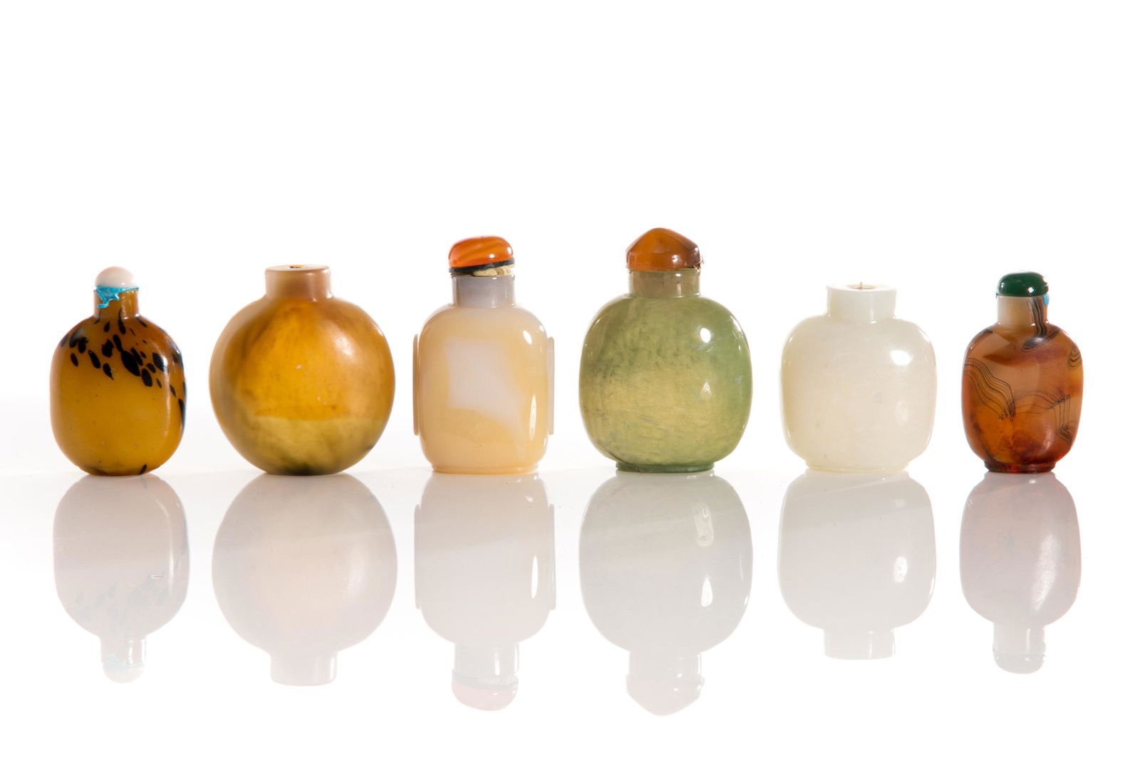 SIX CHINESE ASSORTED GLASS AND STONE SNUFF BOTTLES (1 of 3)