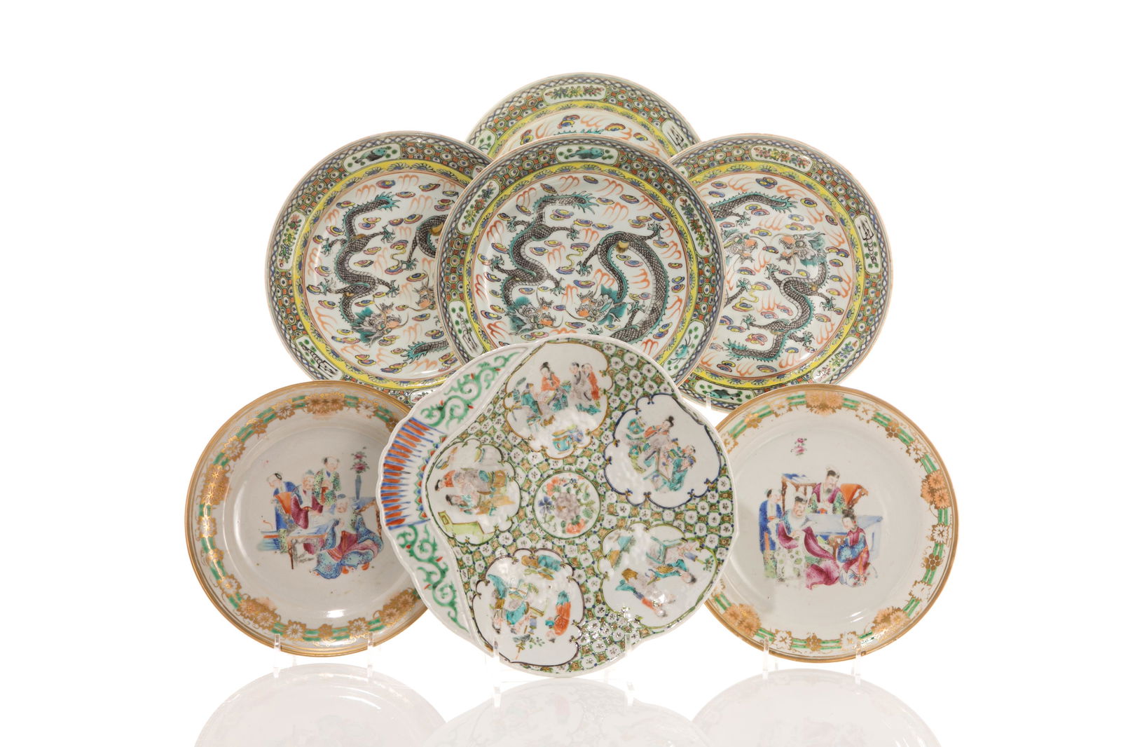 SEVEN CHINESE EXPORT PLATES AND SCALLOPED DISH (1 of 1)