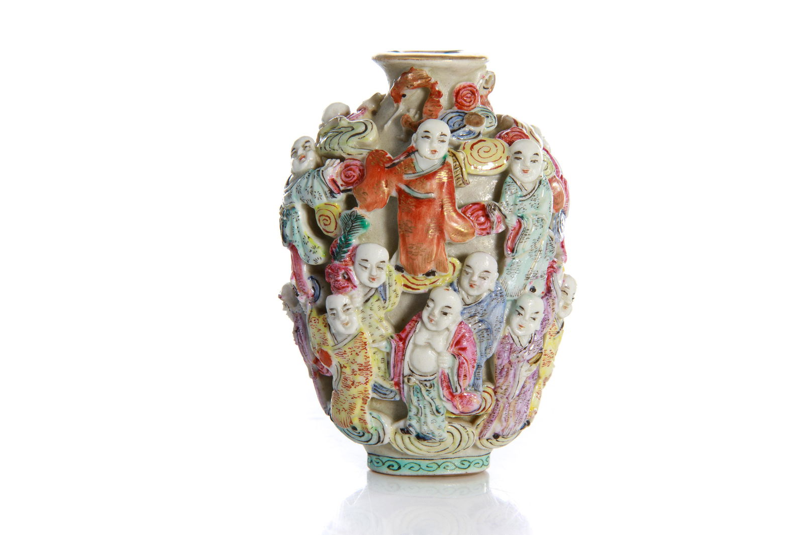 CHINESE FAMILLE ROSE PORCELAIN SNUFF BOTTLE (1 of 4)