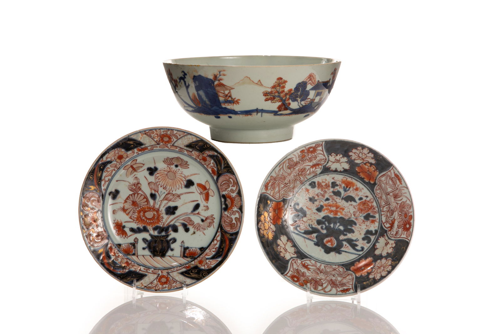 TWO CHINESE IMARI PLATES WITH A LARGE BOWL (1 of 1)