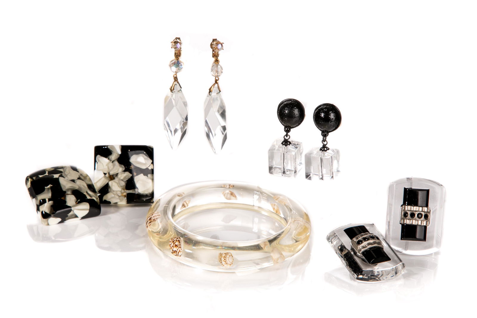 VINTAGE LUCITE BRACELET & EARRINGS (1 of 1)